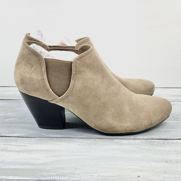 Vaneli Suede Leather Booties “Jody” Truffle Suede Boots Taupe Beige Ankle Boot 9 - Picture 8 of 16